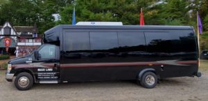 Party Bus - 18 to 24 passengers outside - Maxi Party Bus